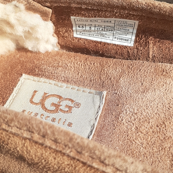 UGG suade slip ons sz 6 1/2 women - Picture 12 of 12